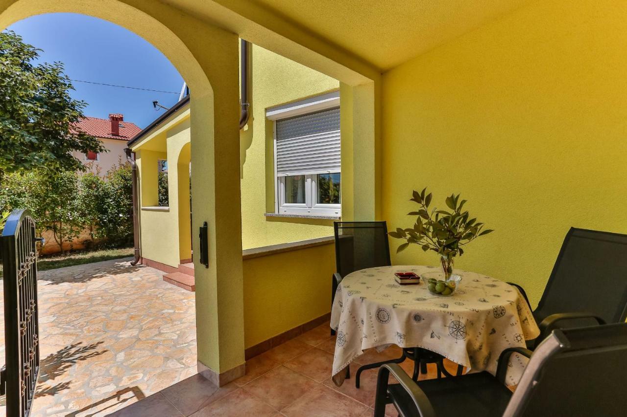 Apartments Dora Victoria Dream Медулин Экстерьер фото
