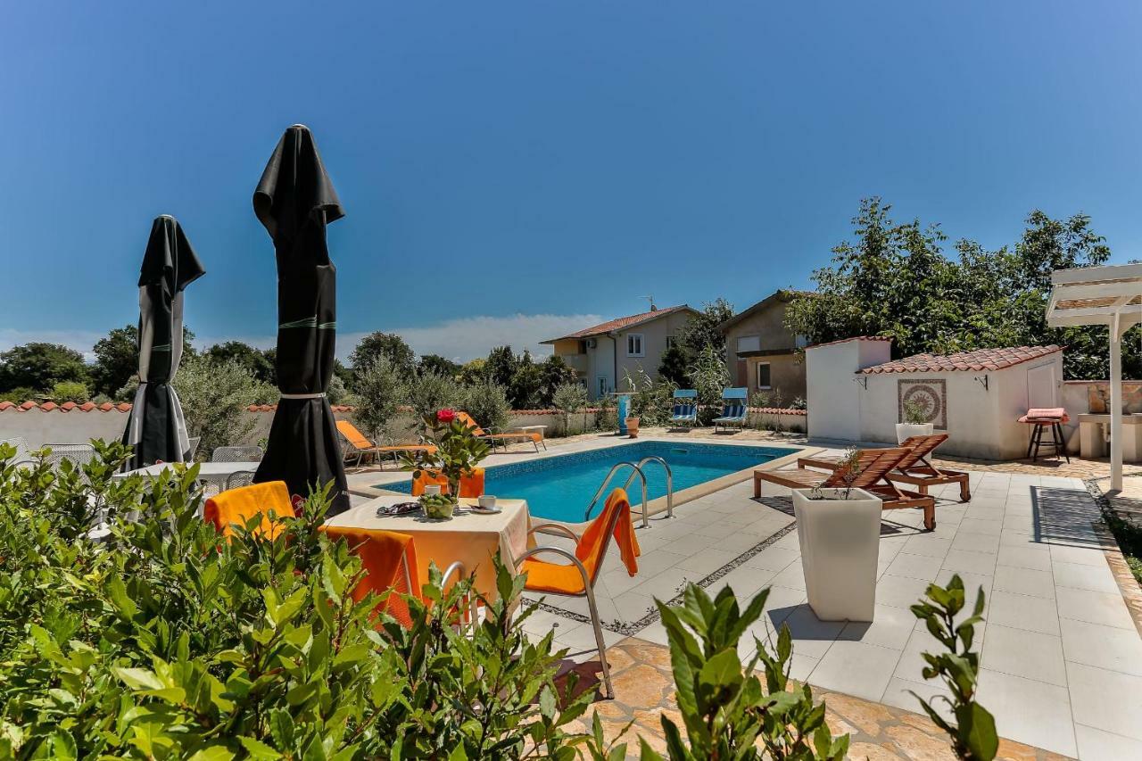 Apartments Dora Victoria Dream Медулин Экстерьер фото