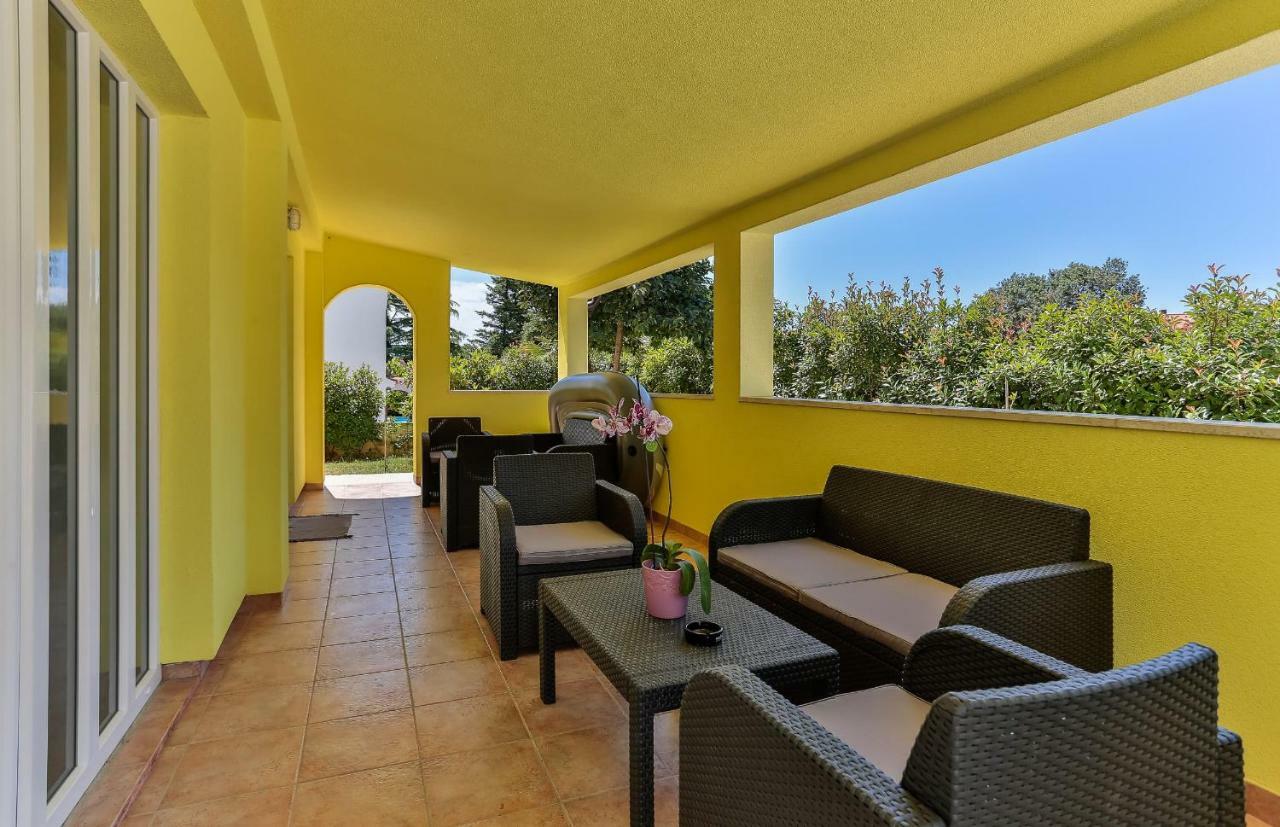 Apartments Dora Victoria Dream Медулин Экстерьер фото