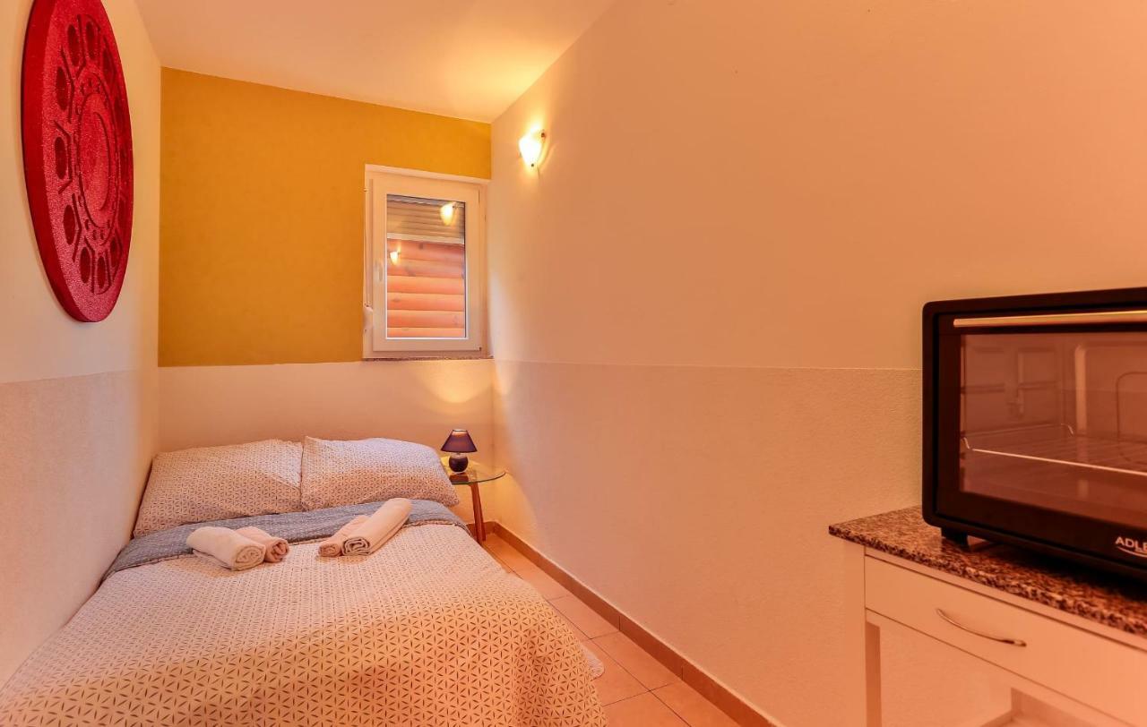 Apartments Dora Victoria Dream Медулин Экстерьер фото
