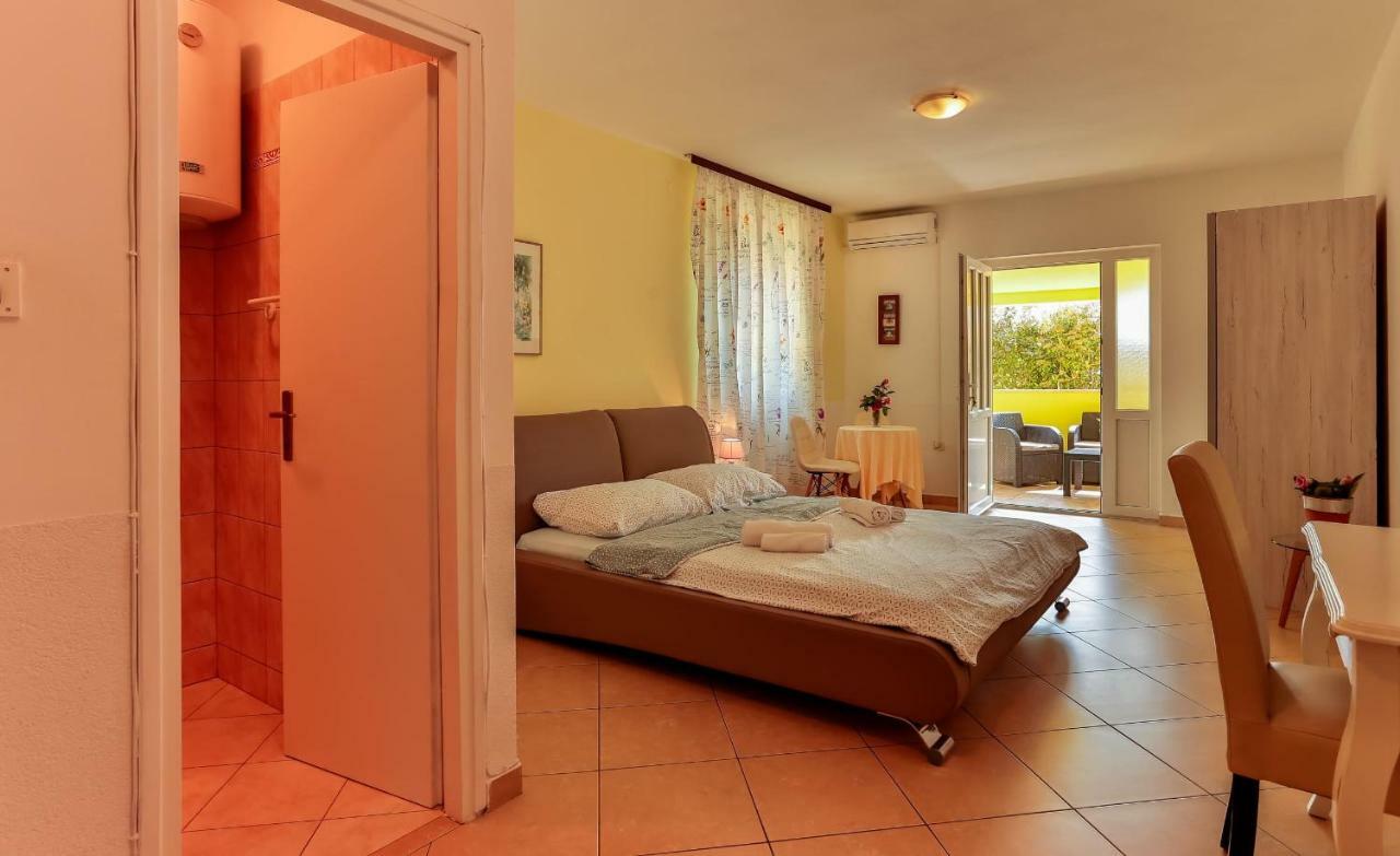 Apartments Dora Victoria Dream Медулин Экстерьер фото