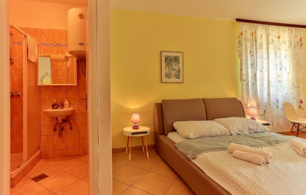 Apartments Dora Victoria Dream Медулин Экстерьер фото