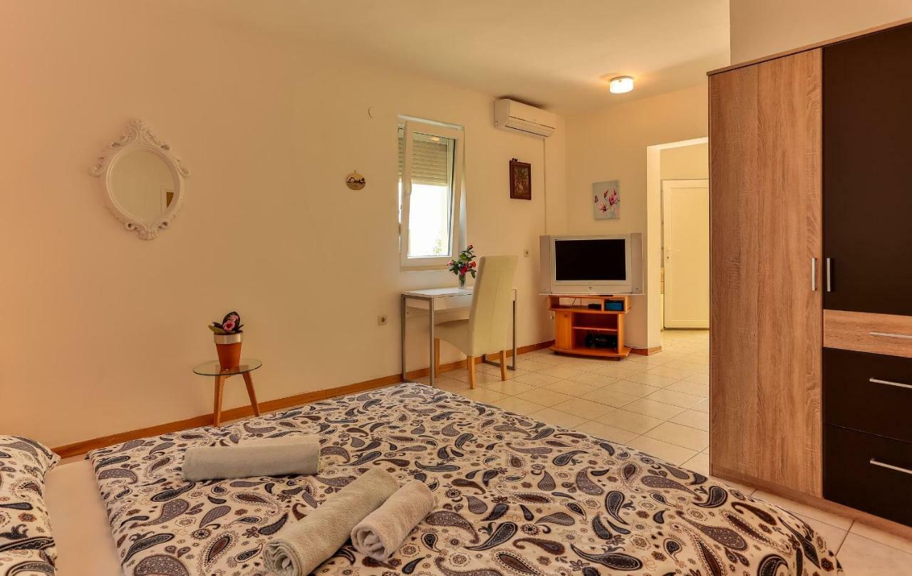 Apartments Dora Victoria Dream Медулин Экстерьер фото