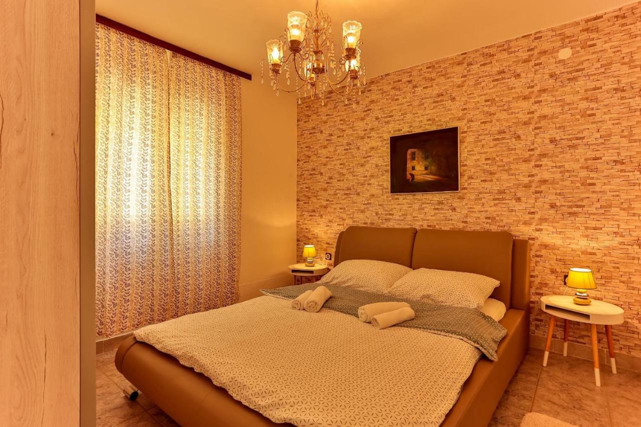 Apartments Dora Victoria Dream Медулин Экстерьер фото
