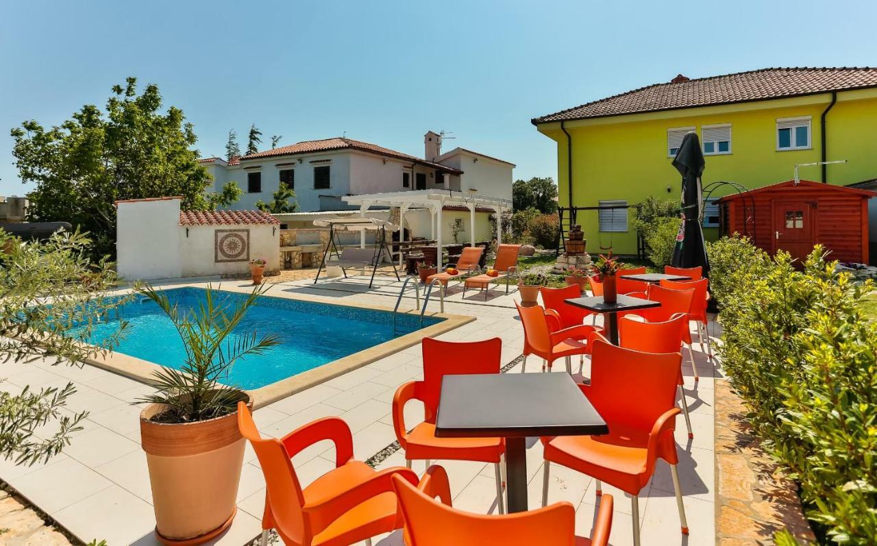 Apartments Dora Victoria Dream Медулин Экстерьер фото