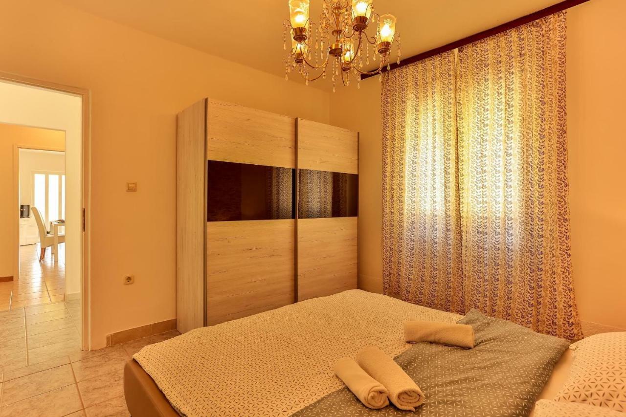 Apartments Dora Victoria Dream Медулин Экстерьер фото