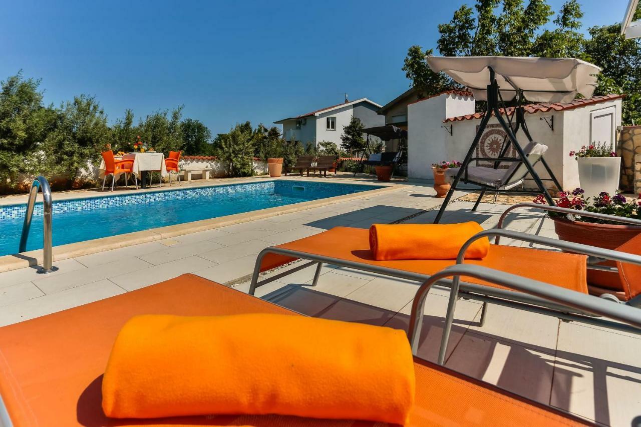 Apartments Dora Victoria Dream Медулин Экстерьер фото