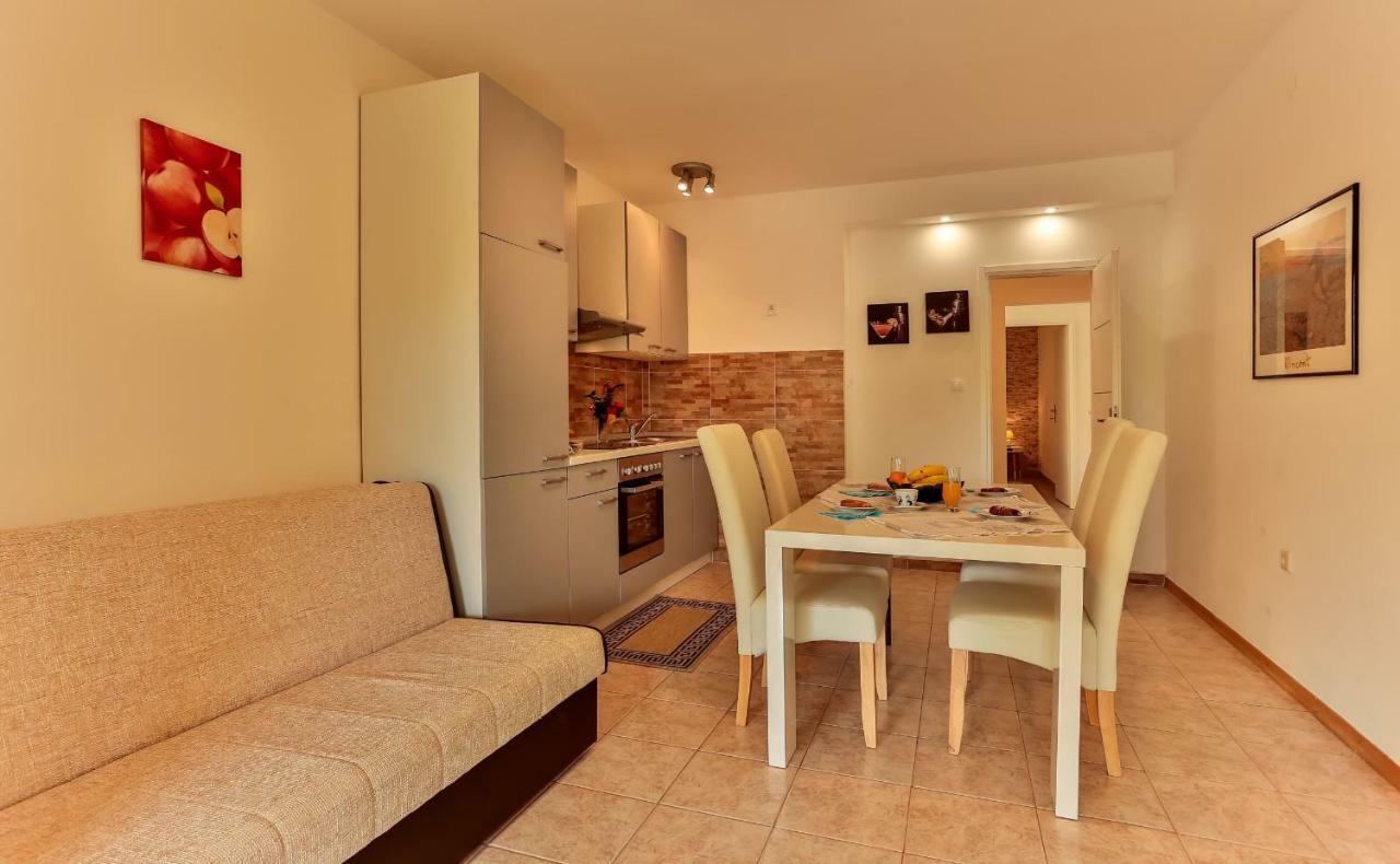 Apartments Dora Victoria Dream Медулин Экстерьер фото