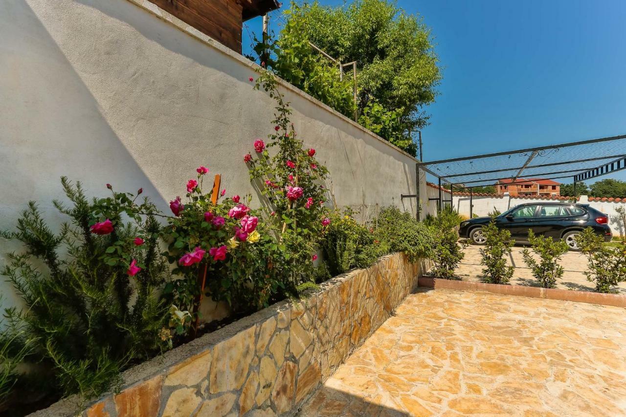 Apartments Dora Victoria Dream Медулин Экстерьер фото