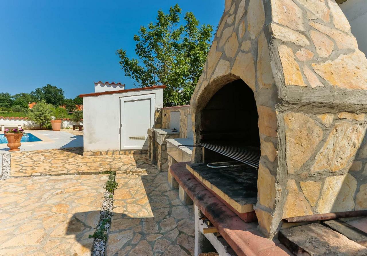 Apartments Dora Victoria Dream Медулин Экстерьер фото